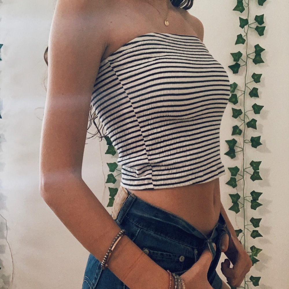 ☆black and white striped tube top!
